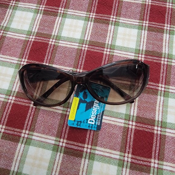 Style Science by FGX, Inc. Sunglasses Brown Frames with Silver Floral Decoration - Picture 1 of 4